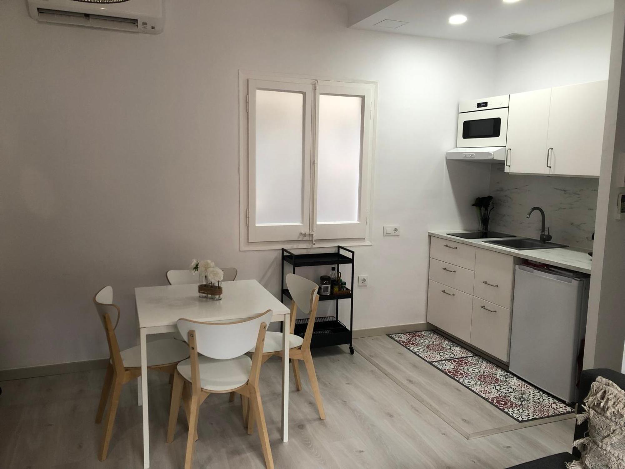 Atico Lumineux A 10 Min Du Centre Ville โอสปิตาเล็ต เดอ โยเบรกัต ภายนอก รูปภาพ